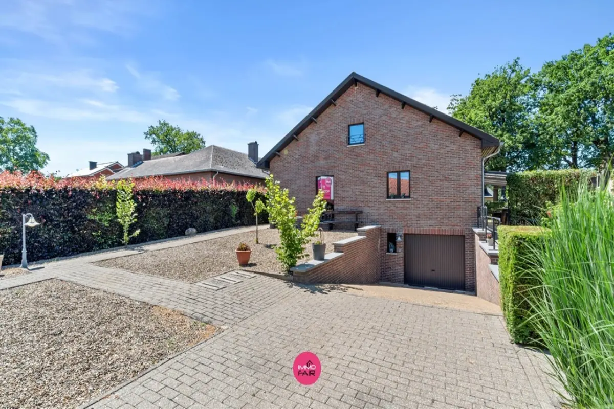 Huis te  koop in Zutendaal 3690 429000.00€ 5 slaapkamers 256.00m² - Zoekertje 592156