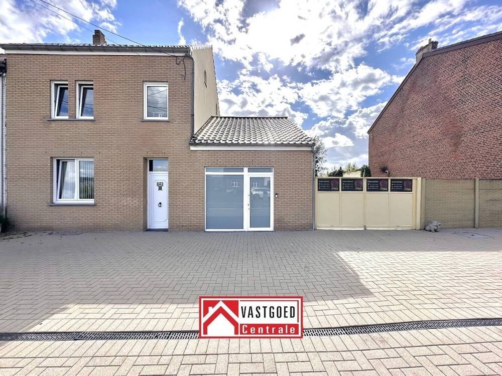 Huis te  koop in Berg 3700 375000.00€ 5 slaapkamers 253.00m² - Zoekertje 593599