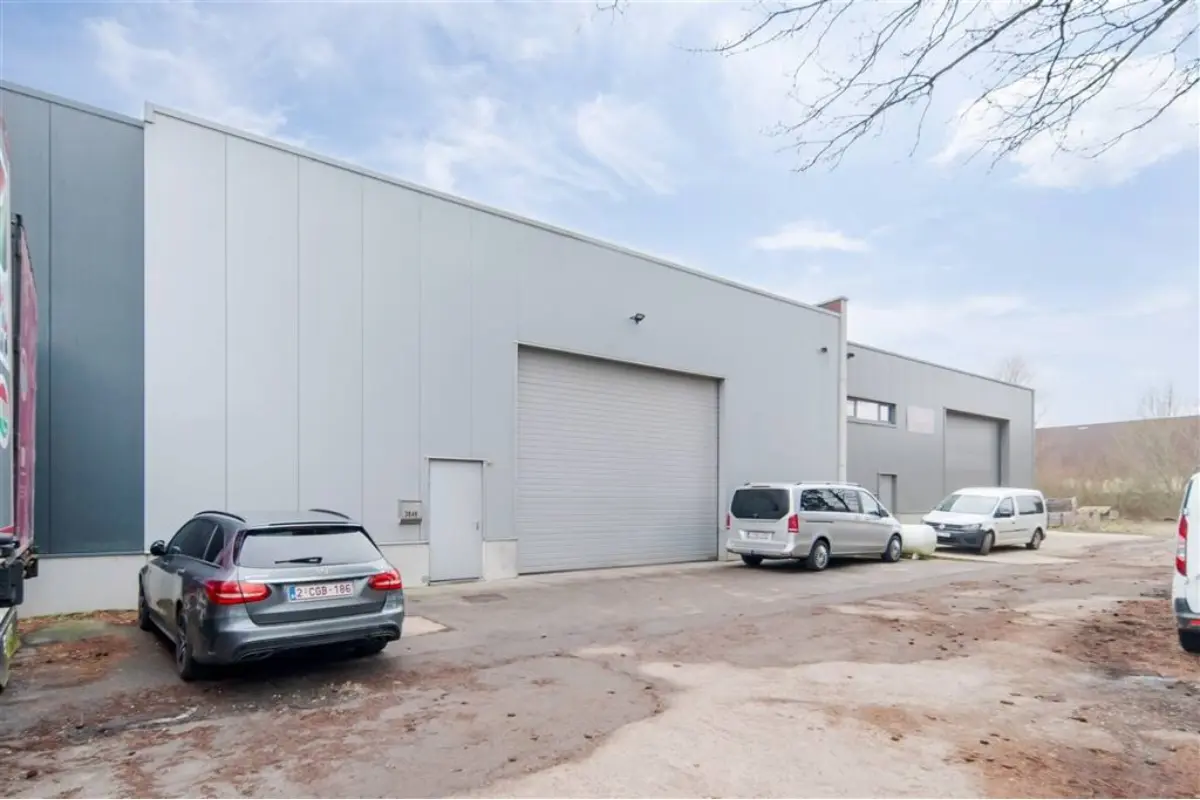 Handelszaak te  koop in Sint-Truiden 3800 890000.00€  slaapkamers m² - Zoekertje 597692