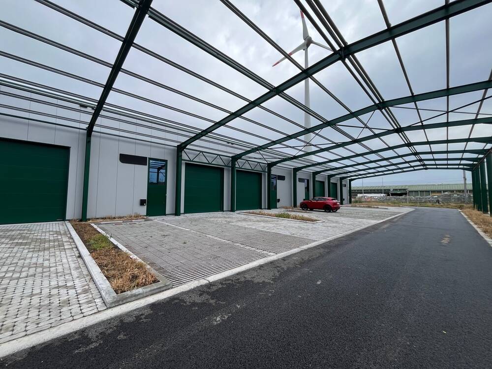 Handelszaak te  huur in Hasselt 3500 1845.00€  slaapkamers m² - Zoekertje 600285