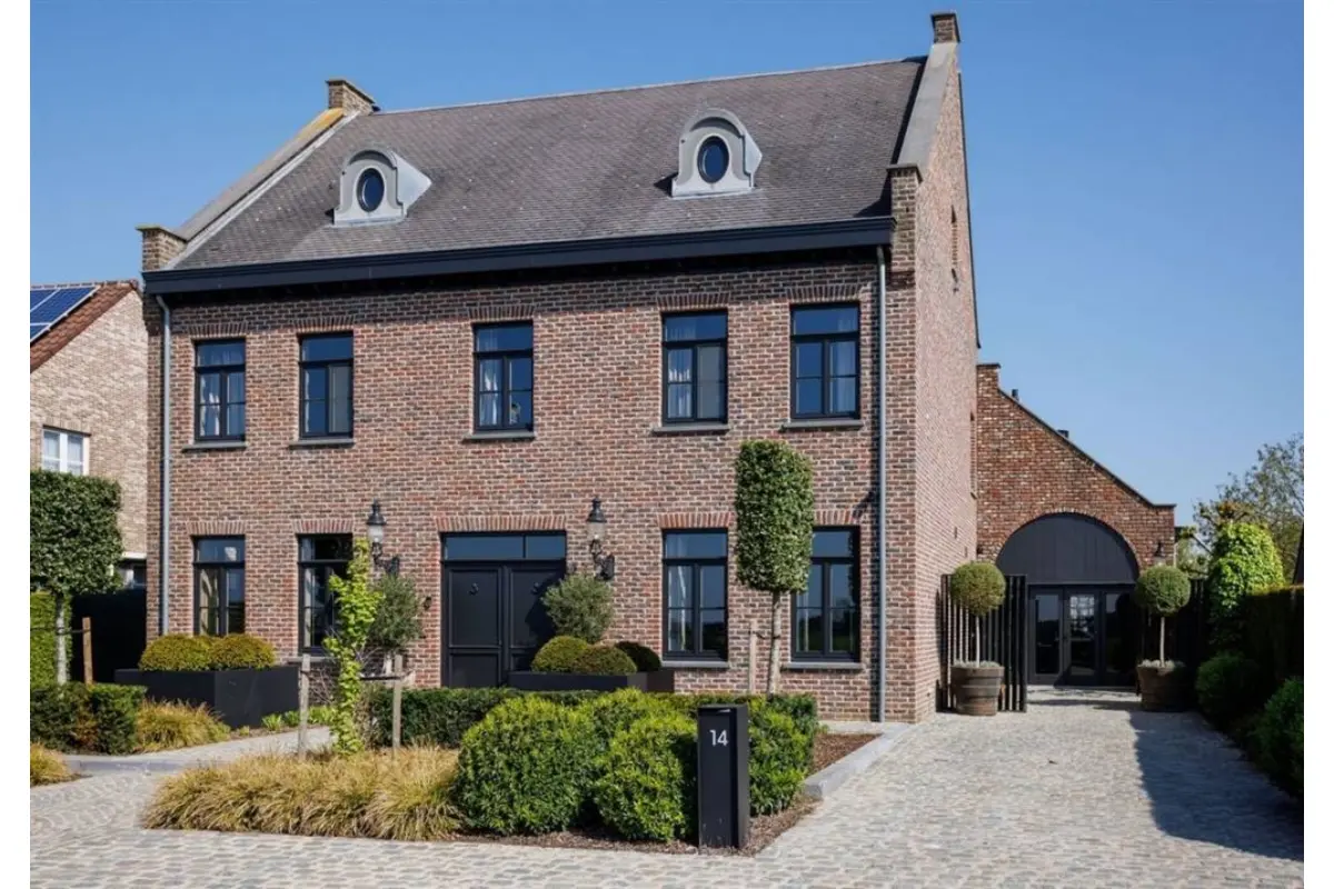 Villa te  koop in Kessenich 3640 1195000.00€ 5 slaapkamers m² - Zoekertje 600485