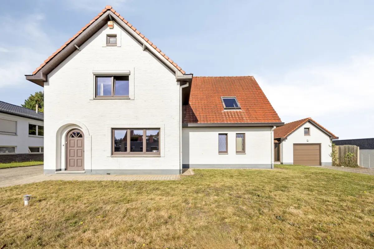 Villa te  koop in Maaseik 3680 425000.00€ 5 slaapkamers 278.00m² - Zoekertje 601531