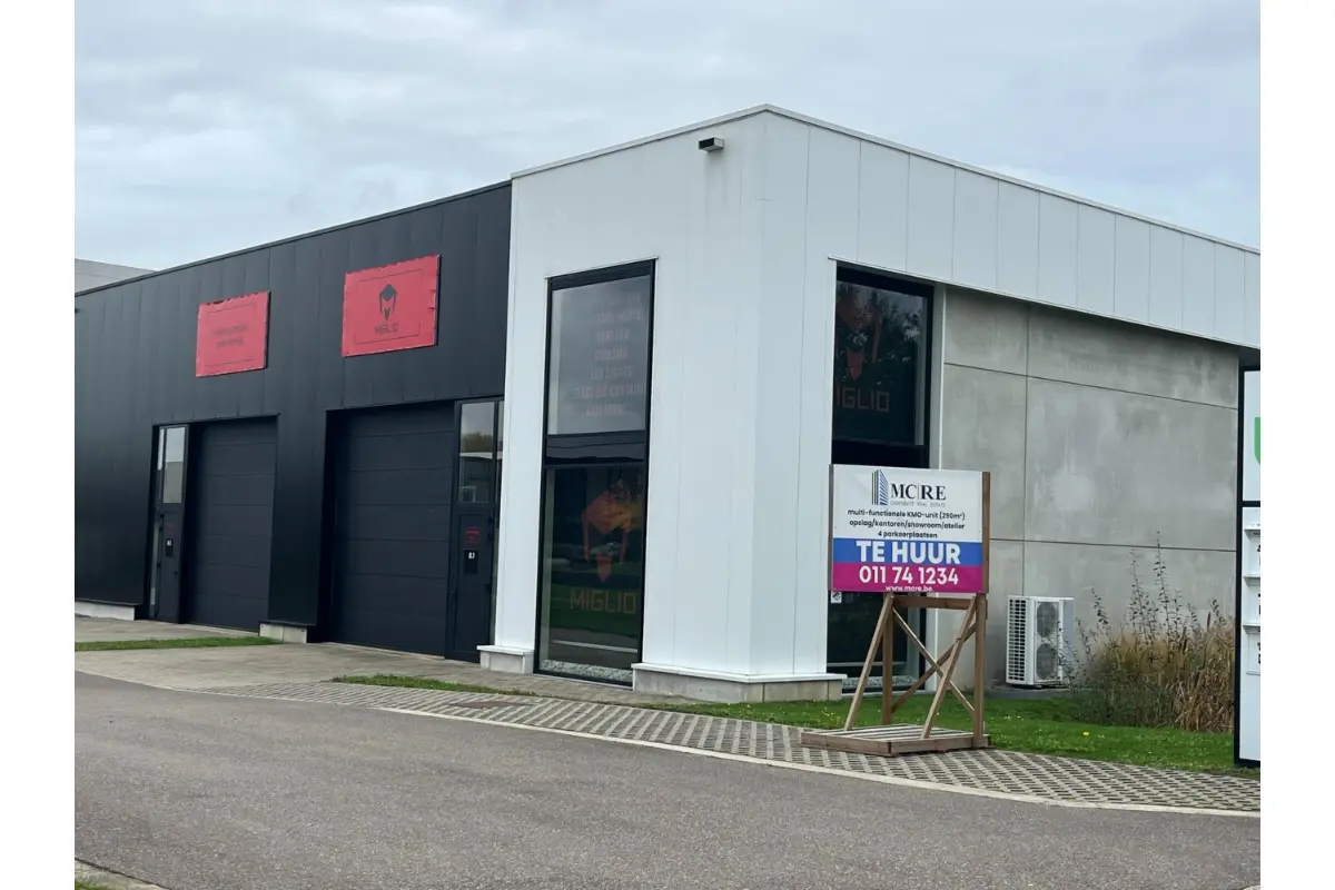 Handelszaak te  huur in Diepenbeek 3590 0.00€  slaapkamers m² - Zoekertje 660774