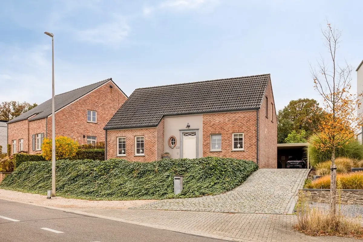 Huis te  koop in Paal 3583 439000.00€ 2 slaapkamers 150.00m² - Zoekertje 602098