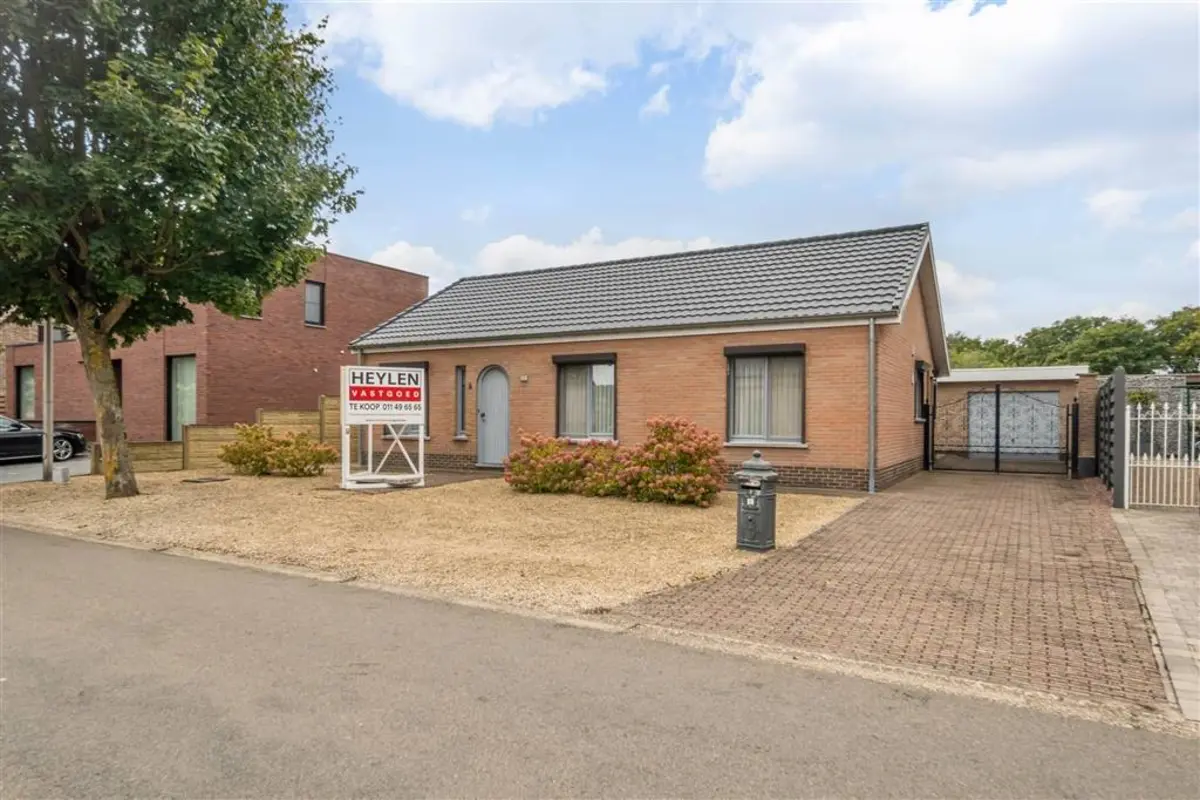 Huis te koop in Lommel 3920 325000.00€ 2 slaapkamers 106.00m² - Zoekertje 603329