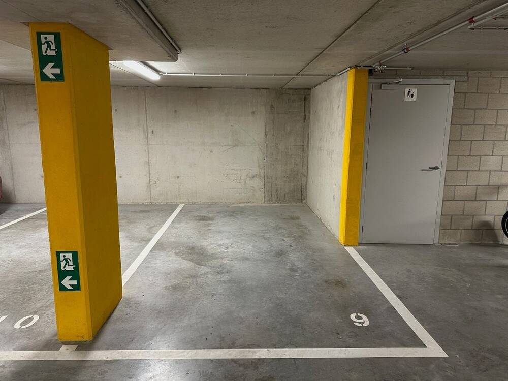Parking & garage te  huur in Tongeren 3700 85.00€  slaapkamers m² - Zoekertje 603590