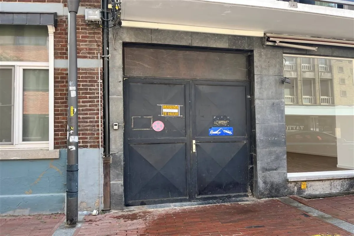 Parking & garage te  koop in Genk 3600 17000.00€  slaapkamers m² - Zoekertje 604356