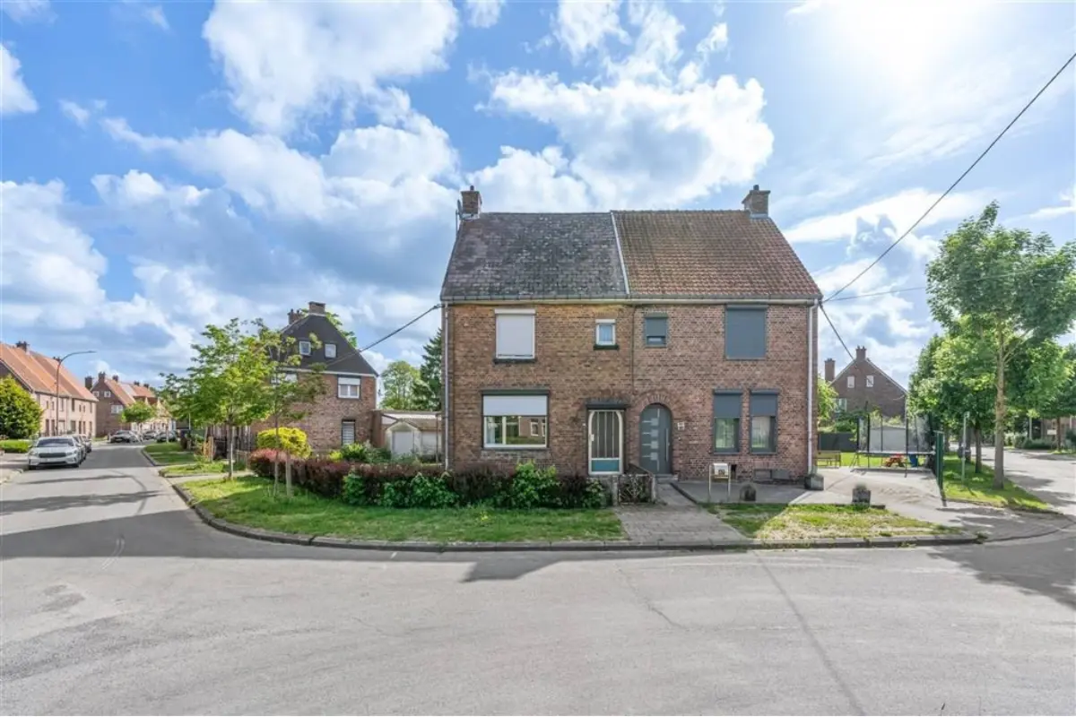 Huis te  koop in Genk 3600 199900.00€ 4 slaapkamers 161.00m² - Zoekertje 604366