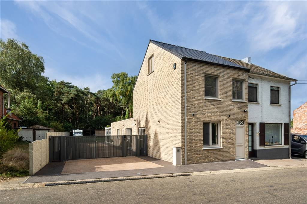 Huis te koop in Genk 3600 460000.00€ 3 slaapkamers 168.00m² - Zoekertje 604341