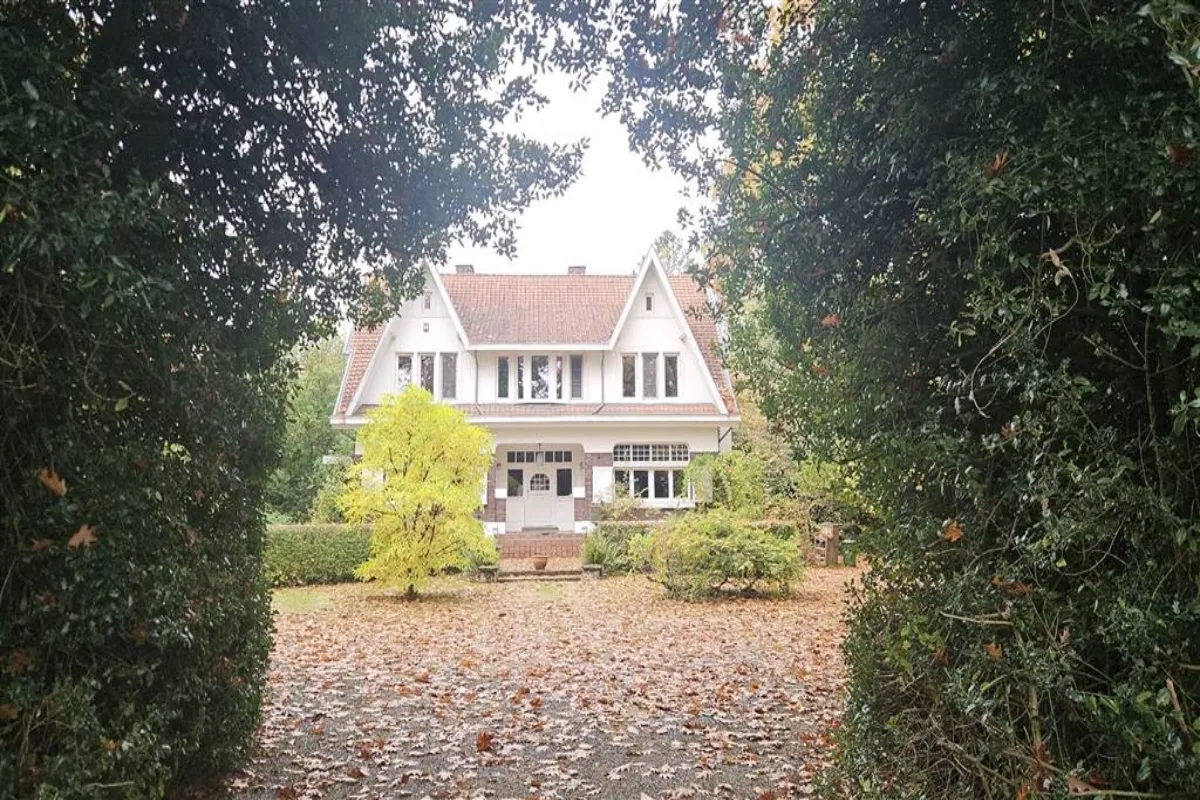 Huis te  koop in Genk 3600 685000.00€ 5 slaapkamers 393.00m² - Zoekertje 605881