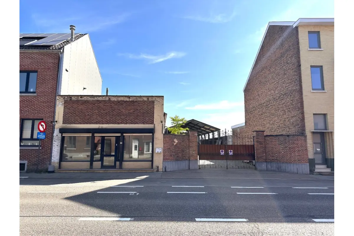 Handelszaak te  koop in Tongeren 3700 495000.00€  slaapkamers m² - Zoekertje 606210