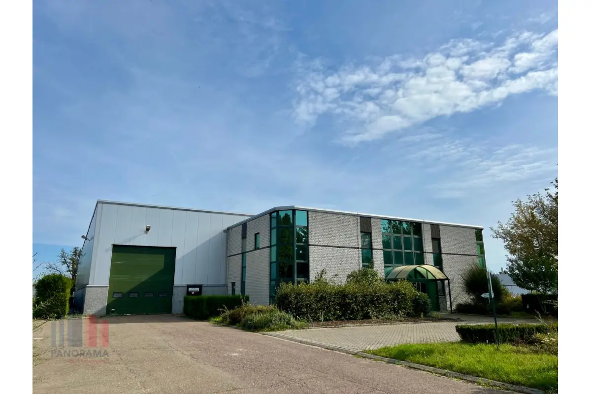 Handelszaak te  huur in Sint-Truiden 3800 7950.00€  slaapkamers m² - Zoekertje 684413