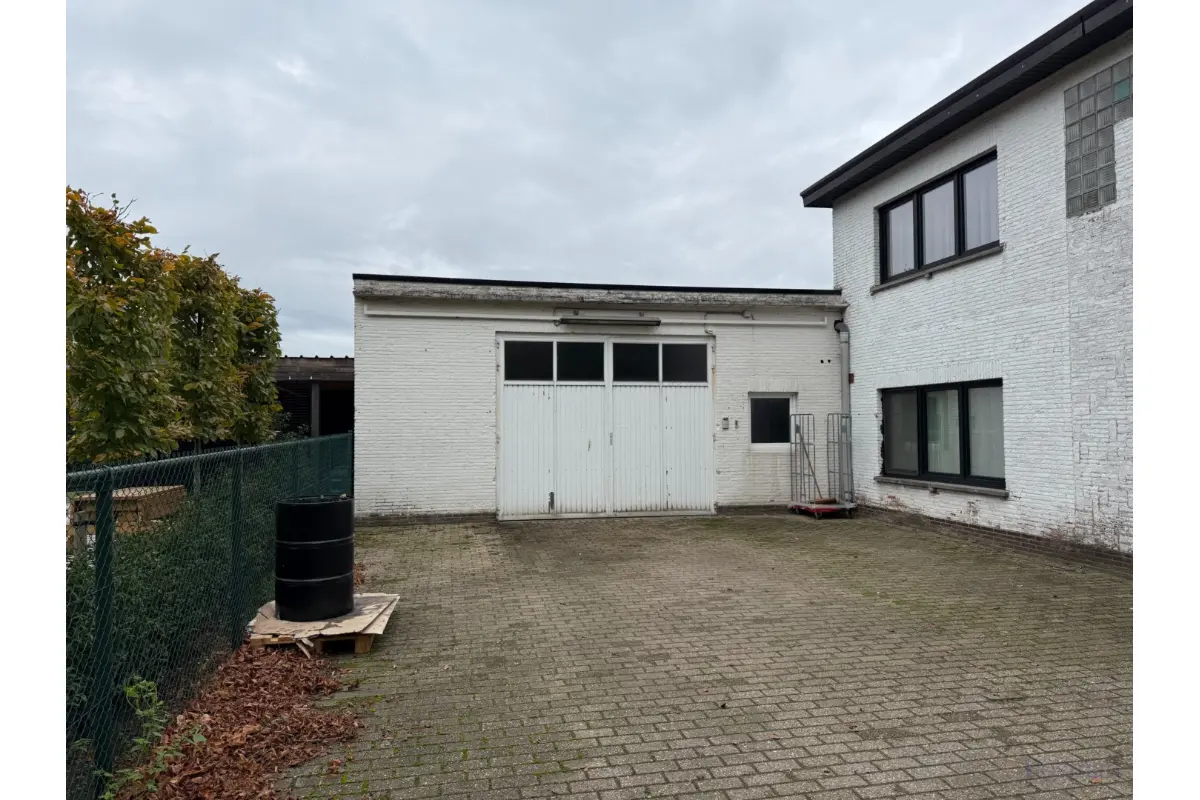 Handelszaak te  huur in Tessenderlo 3980 1000.00€  slaapkamers m² - Zoekertje 606536