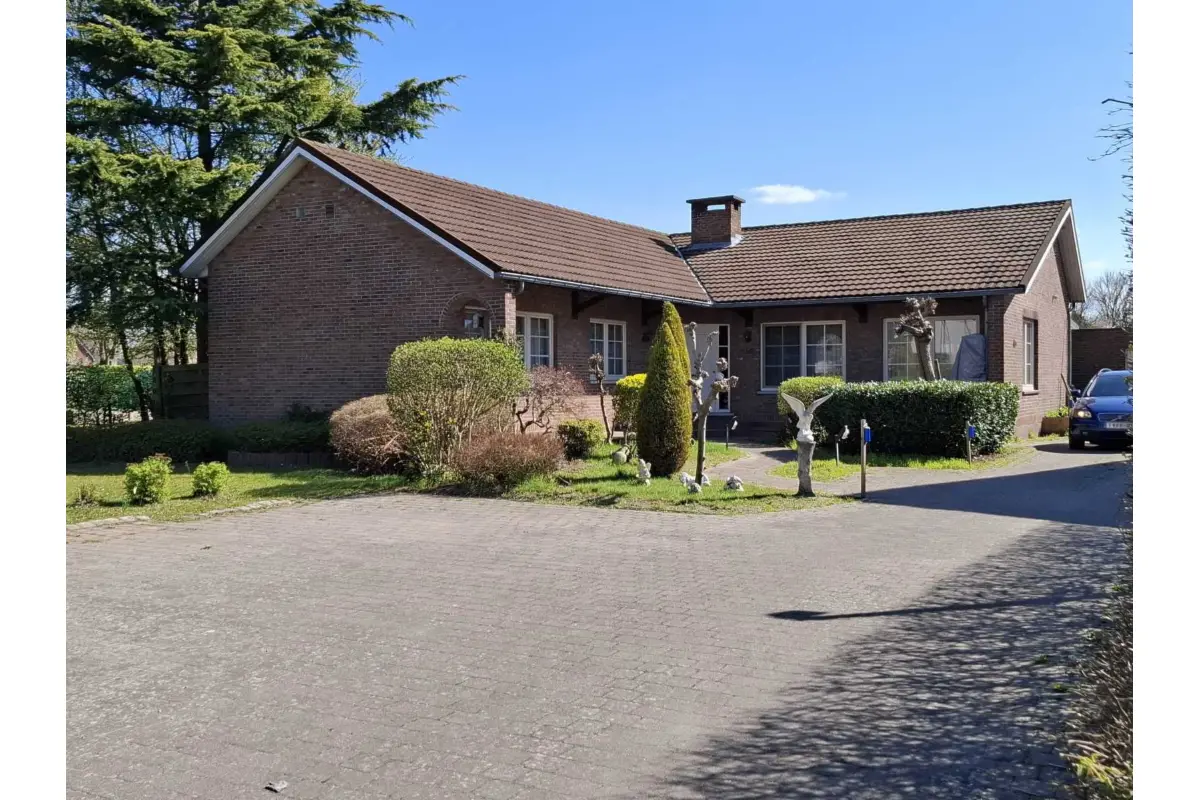 Huis te  koop in Heppen 3971 315000.00€ 3 slaapkamers 150.00m² - Zoekertje 606431