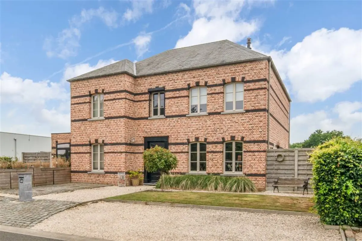 Huis te  koop in Ham 3945 699000.00€ 5 slaapkamers 322.00m² - Zoekertje 607598