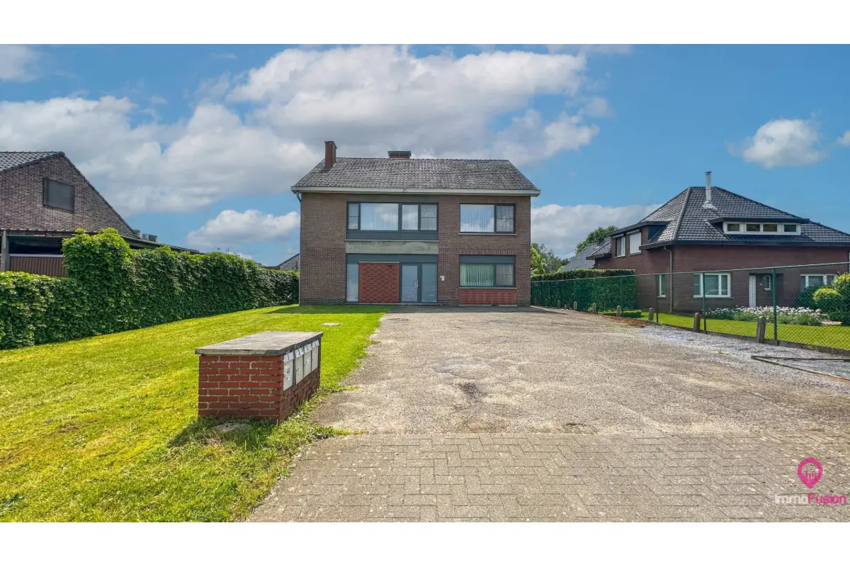 Appartementsgebouw te  koop in Zonhoven 3520 539000.00€ 6 slaapkamers 336.00m² - Zoekertje 608288