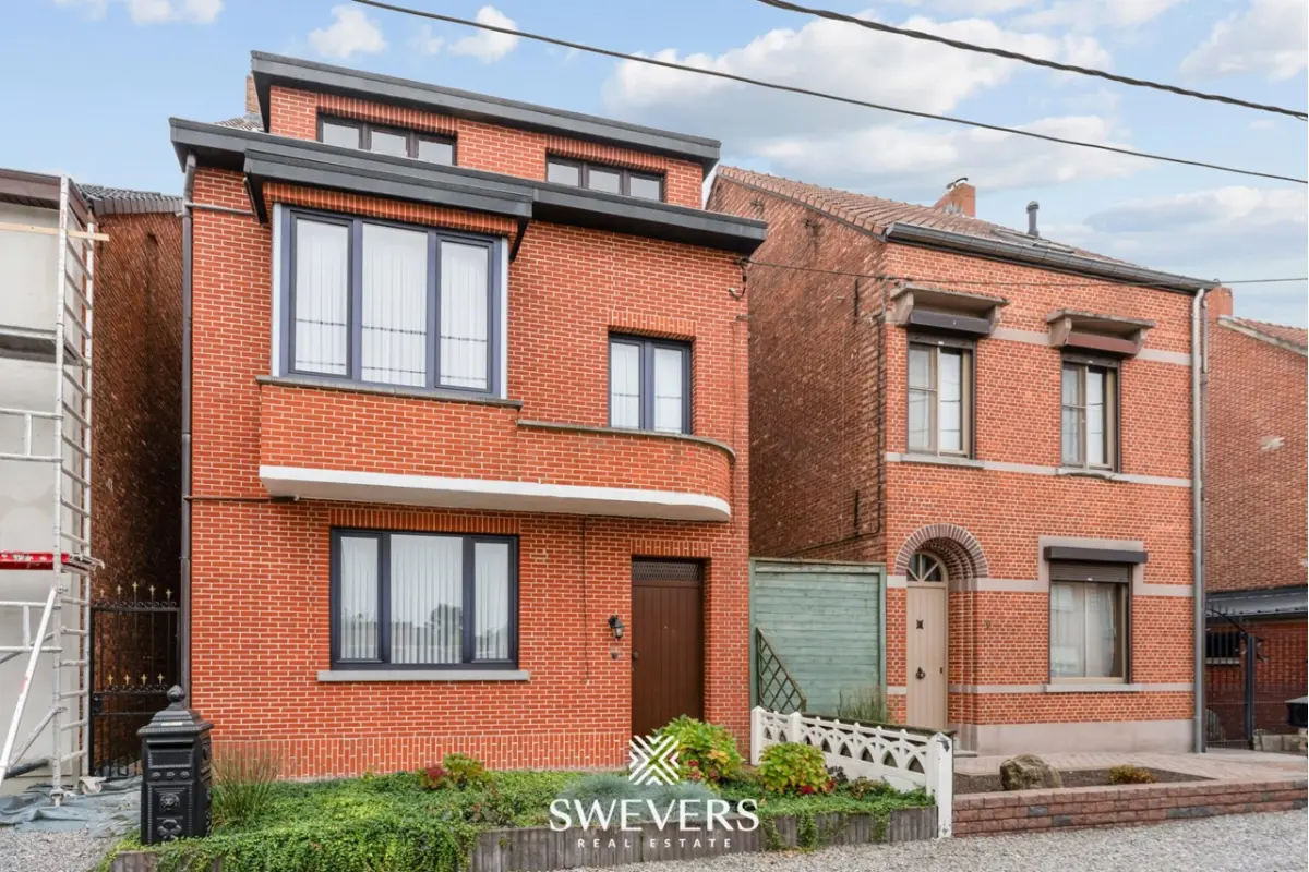 Huis te  koop in Leopoldsburg 3970 258000.00€ 3 slaapkamers 200.00m² - Zoekertje 609425