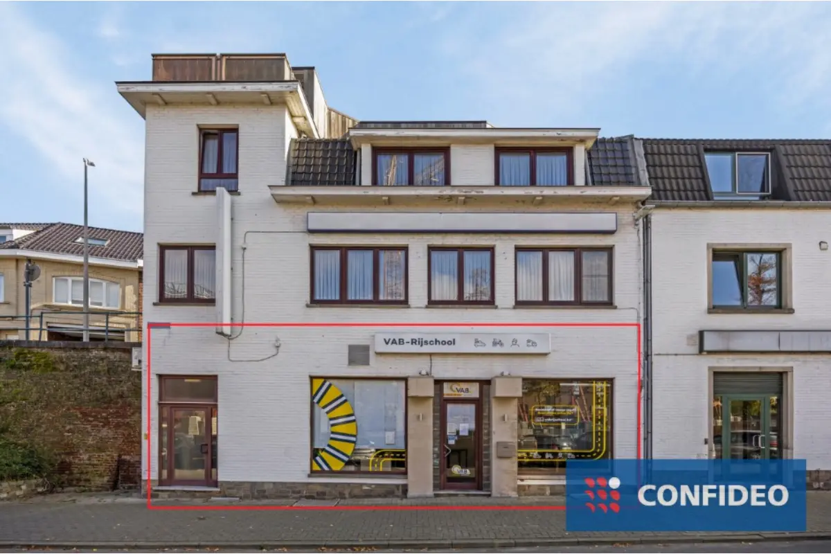 Handelszaak te  koop in Tongeren 3700 149999.00€  slaapkamers m² - Zoekertje 611100