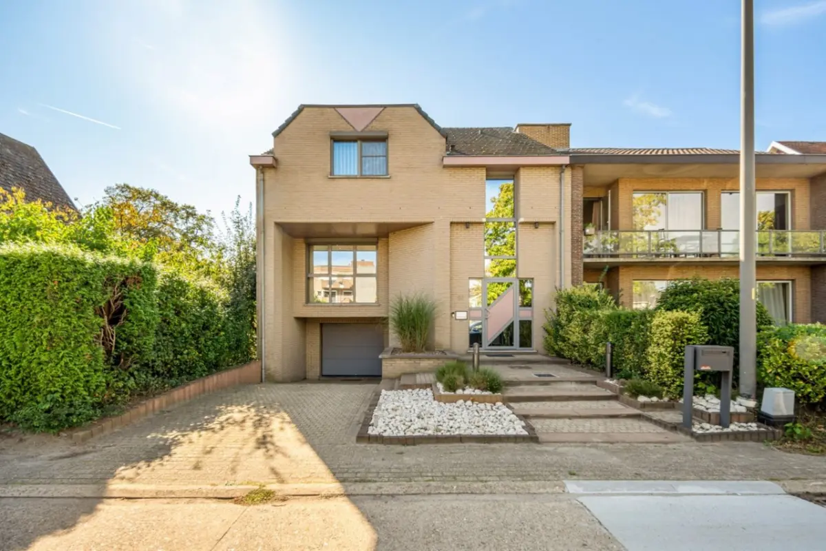 Huis te  koop in Maaseik 3680 469000.00€ 5 slaapkamers m² - Zoekertje 612034