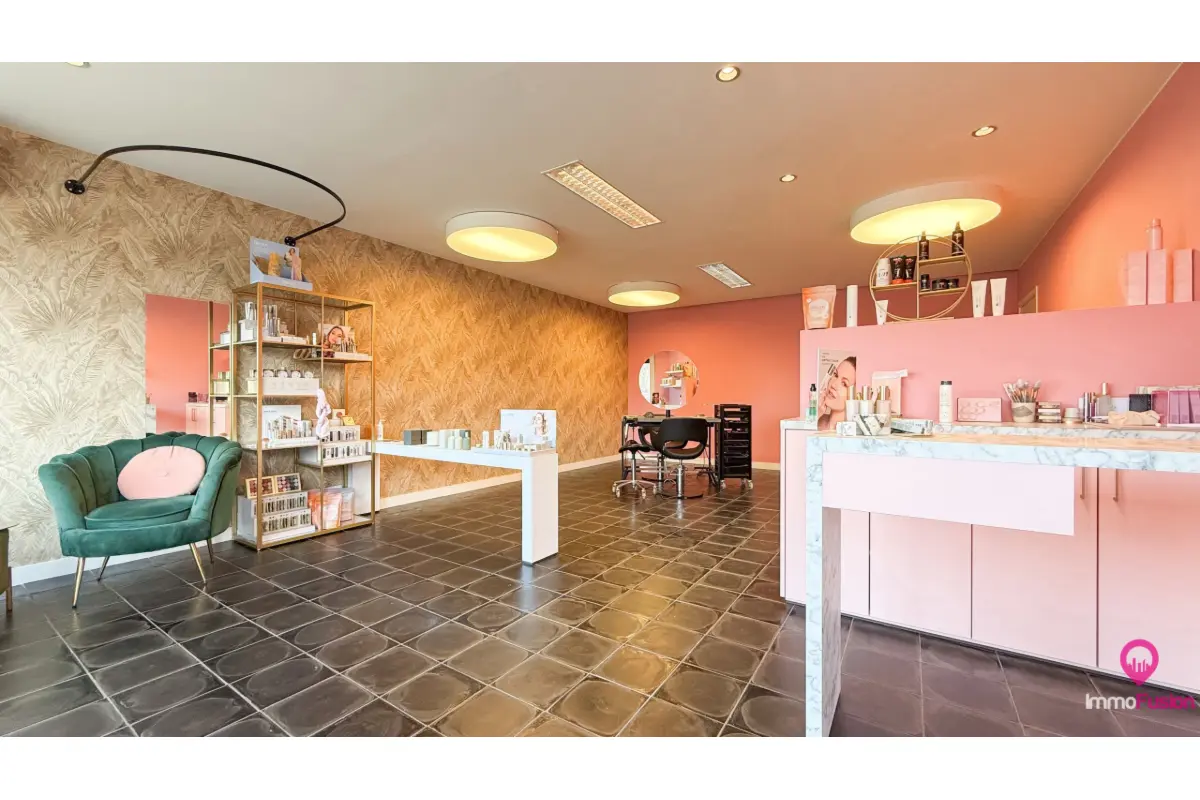 Handelszaak te  koop in Zonhoven 3520 179000.00€  slaapkamers 89.00m² - Zoekertje 612104