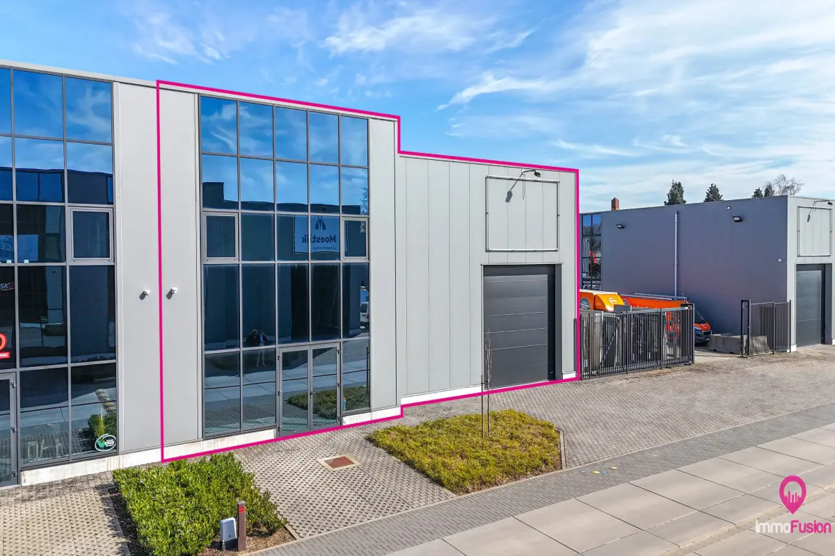 Handelszaak te  koop in Houthalen-Helchteren 3530 680000.00€  slaapkamers 440.00m² - Zoekertje 612593