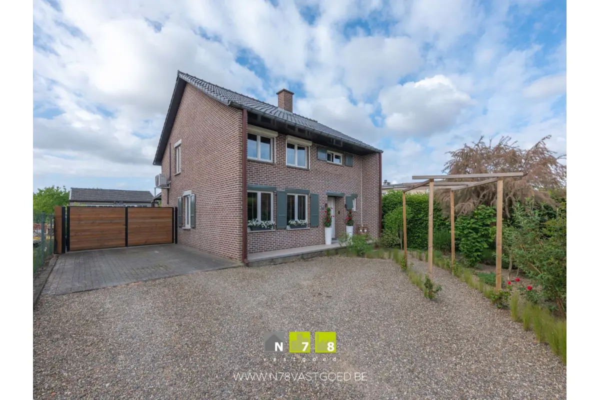 Huis te  koop in Maasmechelen 3630 389000.00€ 3 slaapkamers 134.00m² - Zoekertje 612415