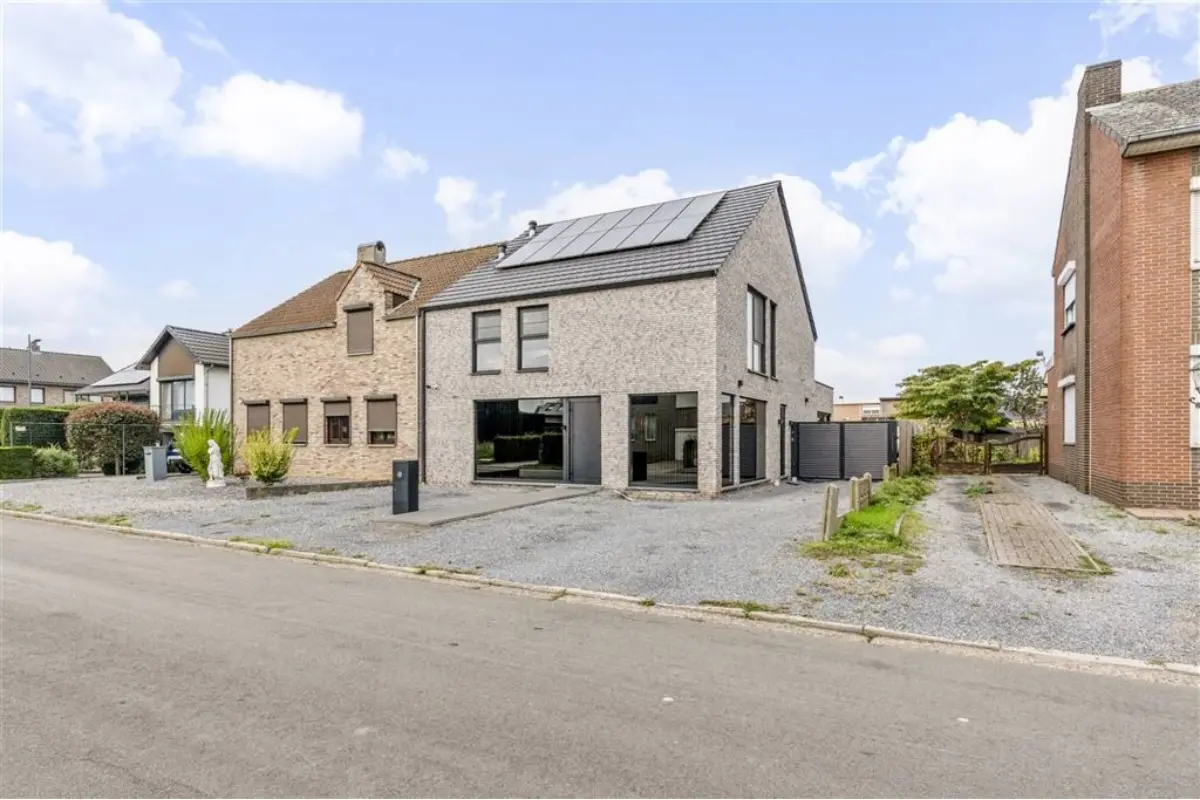 Huis te  koop in Maasmechelen 3630 599000.00€ 3 slaapkamers 251.00m² - Zoekertje 612251