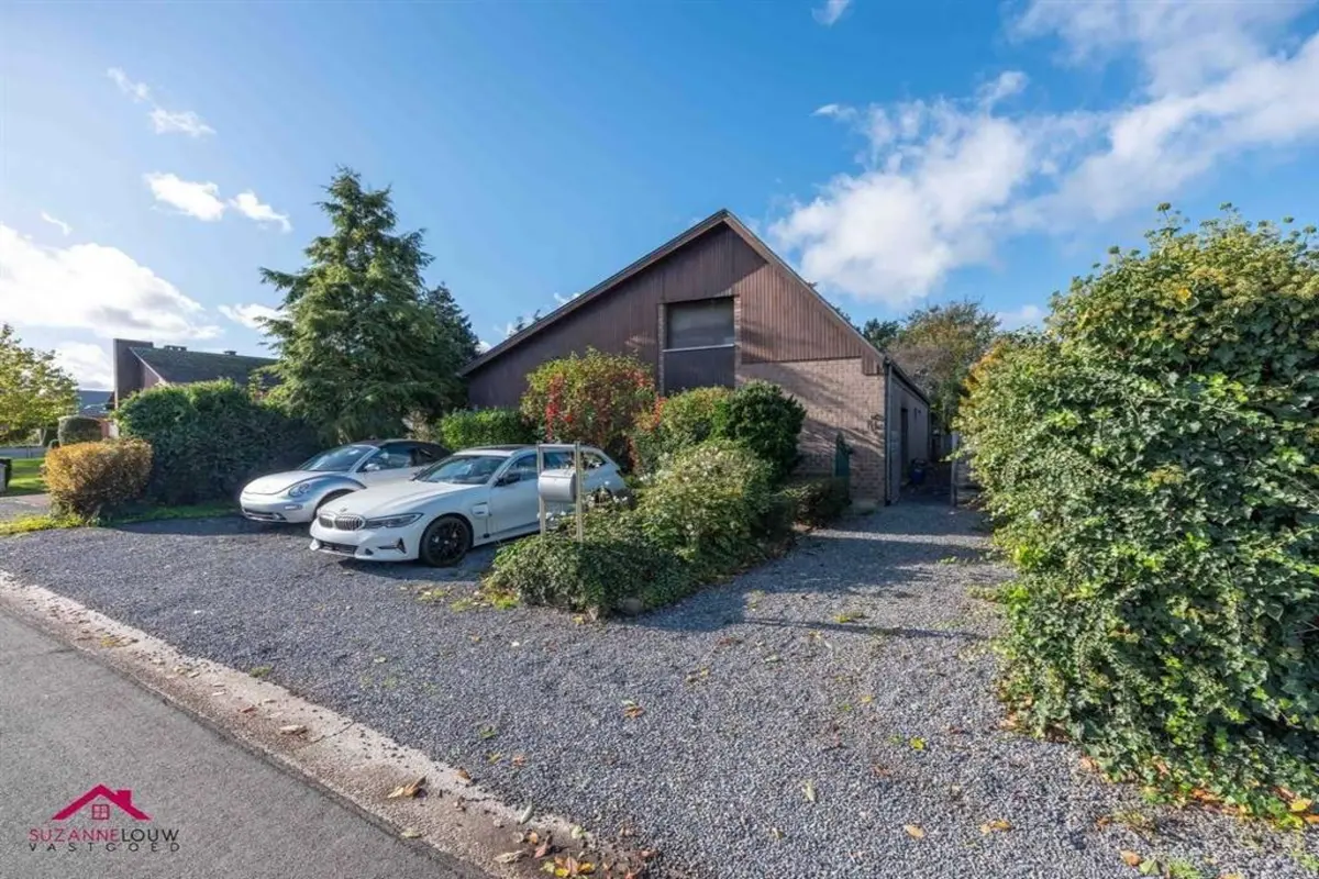 Huis te koop in Neeroeteren 3680 345000.00€ 5 slaapkamers m² - Zoekertje 613974