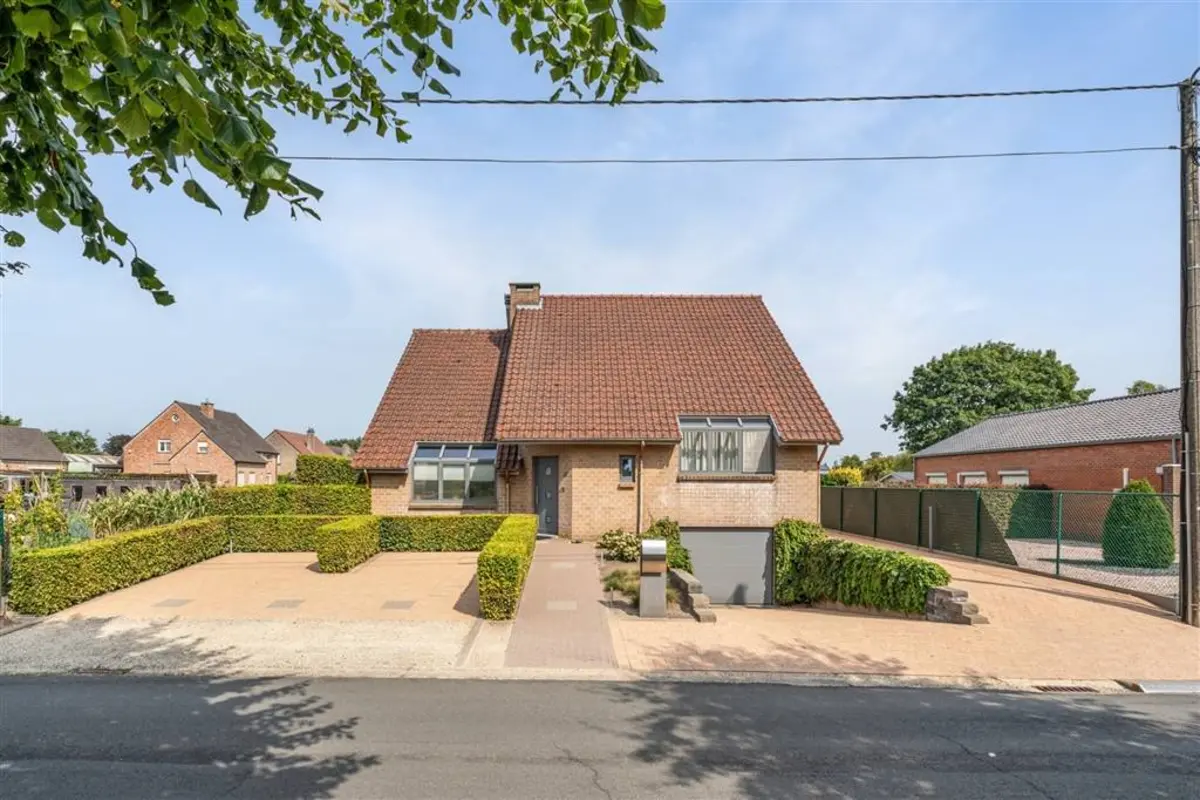 Huis te koop in Hechtel 3940 369000.00€ 4 slaapkamers 239.00m² - Zoekertje 614482