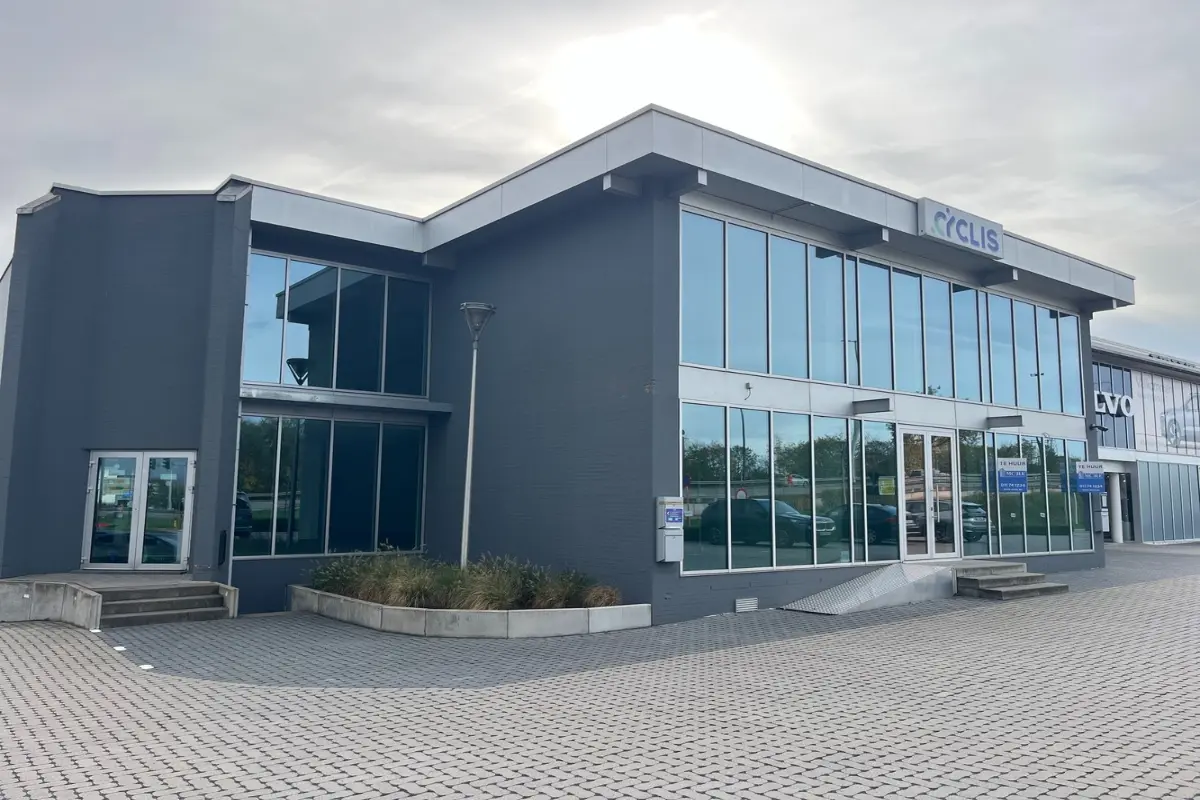 Handelszaak te  huur in Hasselt 3500 5400.00€  slaapkamers m² - Zoekertje 615266