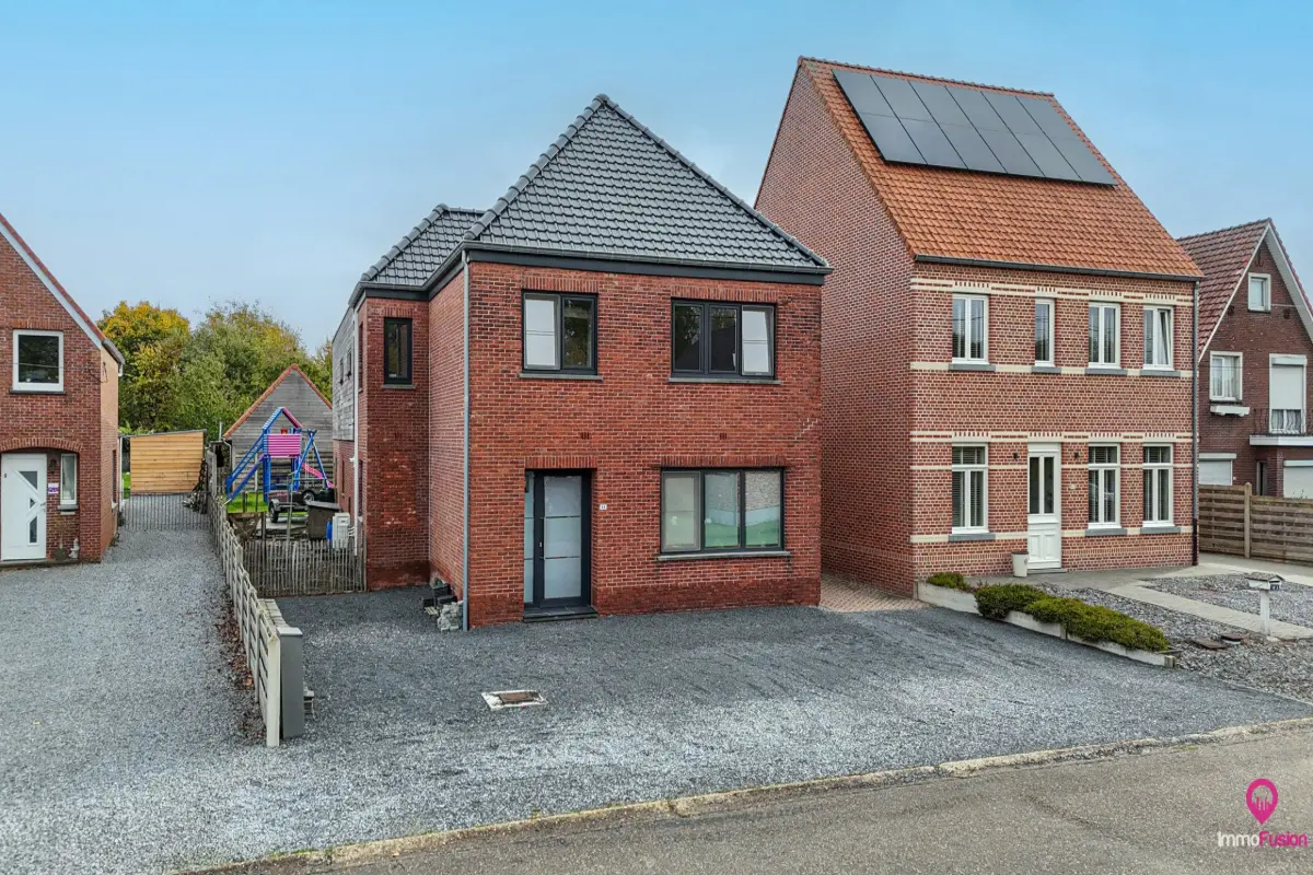 Huis te koop in Peer 3990 449000.00€ 6 slaapkamers 242.00m² - Zoekertje 615988