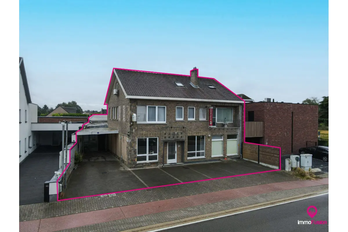 Handelszaak te  huur in Zonhoven 3520 600.00€  slaapkamers 300.00m² - Zoekertje 615985