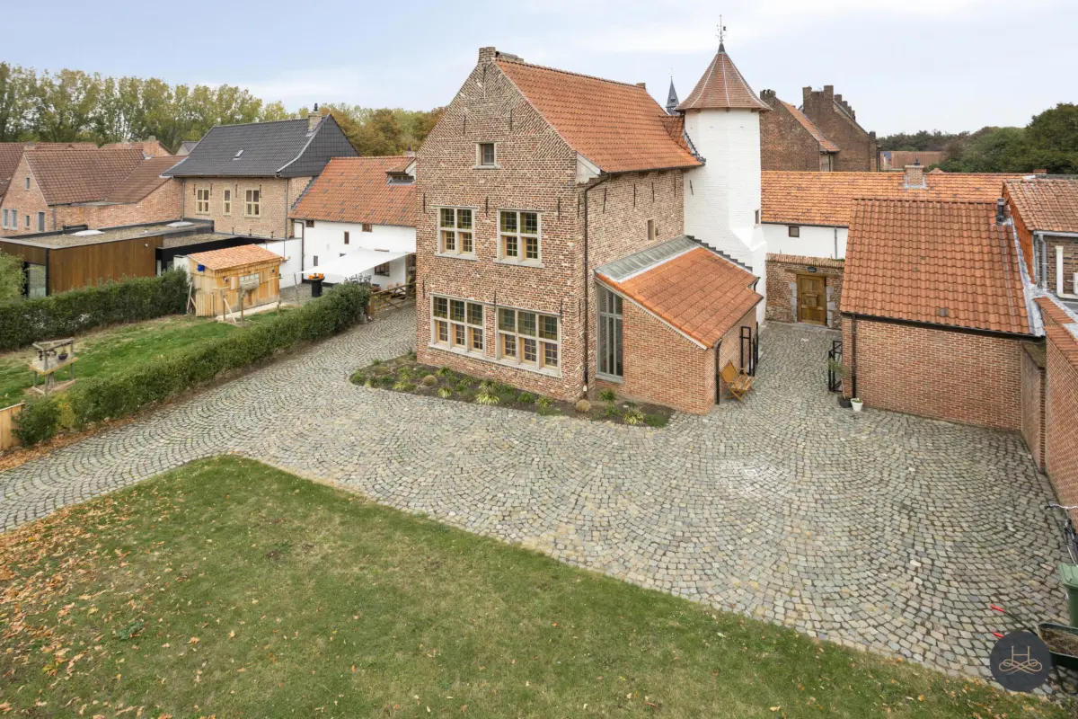 Huis te  koop in Sint-Truiden 3800 534000.00€ 2 slaapkamers 221.00m² - Zoekertje 616536