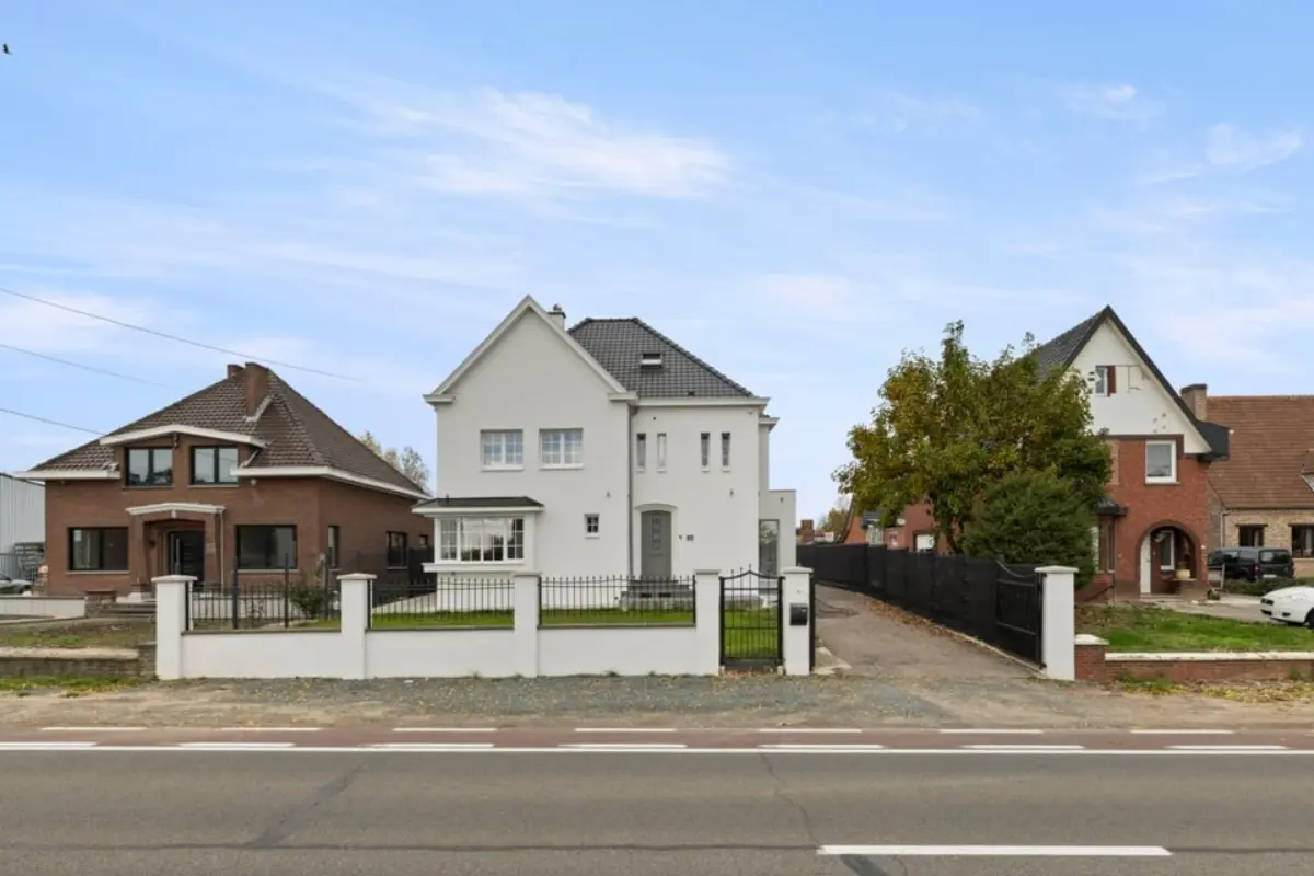 Huis te  koop in Alken 3570 625000.00€ 7 slaapkamers 251.00m² - Zoekertje 616800