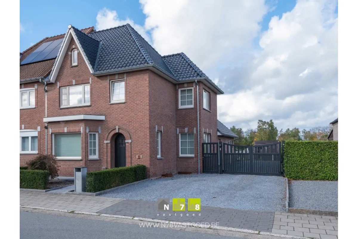 Huis te  koop in Maaseik 3680 389000.00€ 3 slaapkamers 135.00m² - Zoekertje 616690
