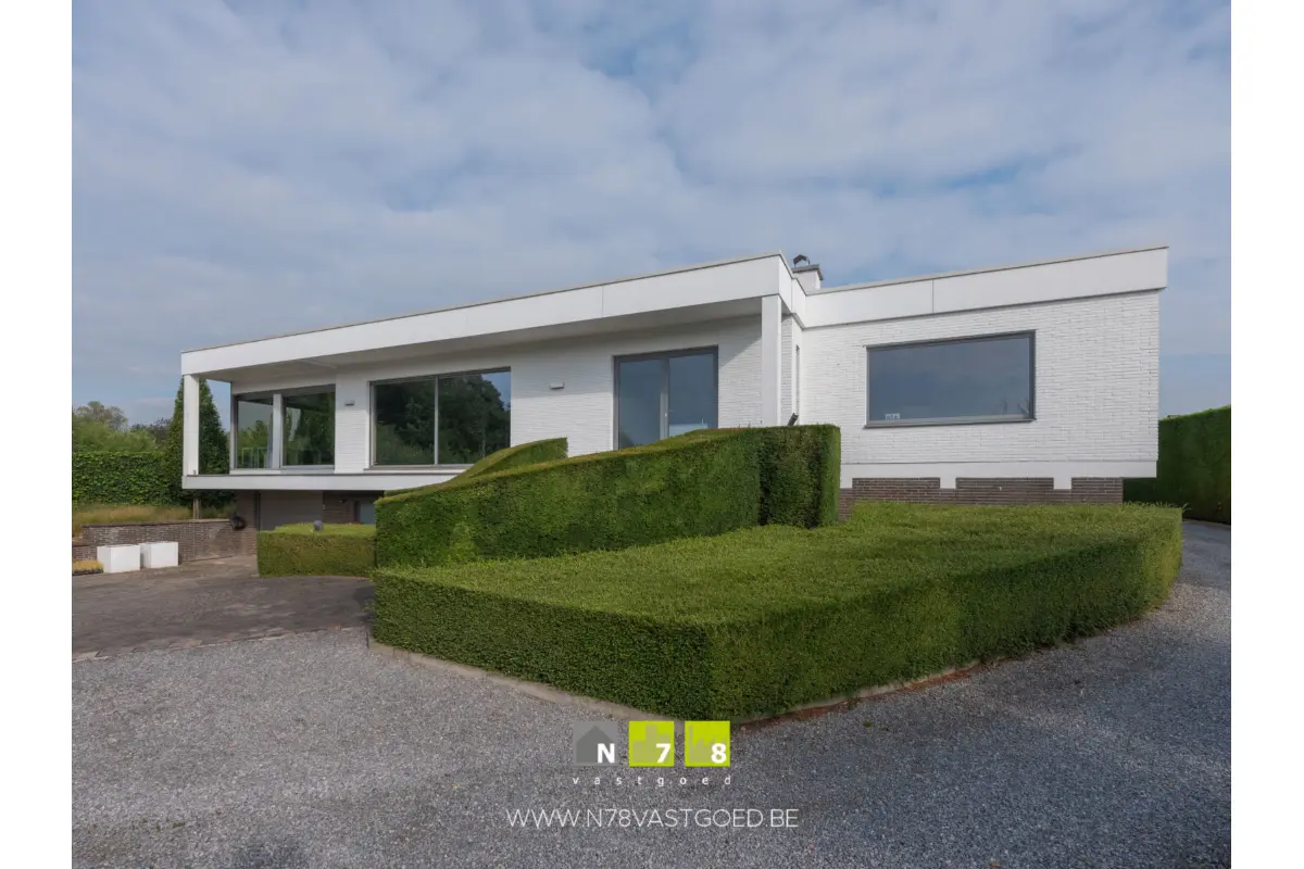 Mixgebouw te  koop in Dilsen-Stokkem 3650 595000.00€ 1 slaapkamers 230.00m² - Zoekertje 617388