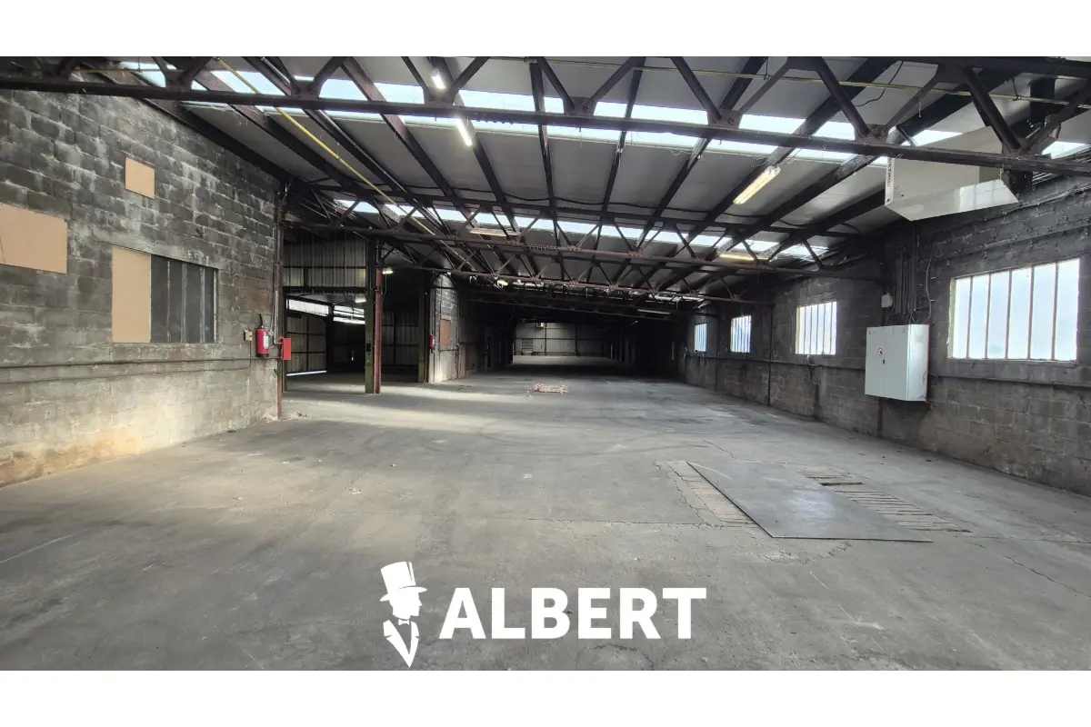 Handelszaak te  in Sint-Truiden 3800 990.00€  slaapkamers 330.00m² - Zoekertje 792975