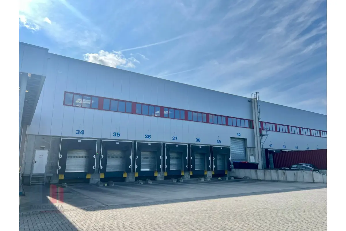 Handelszaak te  huur in Genk 3600 0.00€  slaapkamers 3069.00m² - Zoekertje 619420