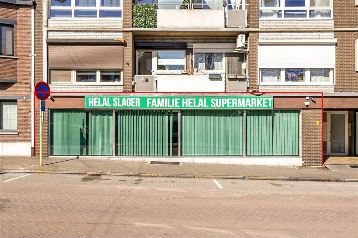 Handelszaak te  huur in Genk 3600 999.00€  slaapkamers 228.00m² - Zoekertje 619566
