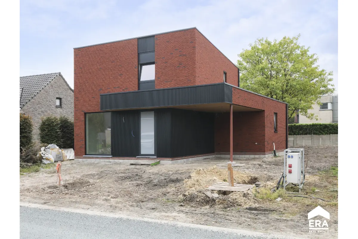 Huis te  koop in Overpelt 3900 415000.00€ 3 slaapkamers 178.69m² - Zoekertje 621988