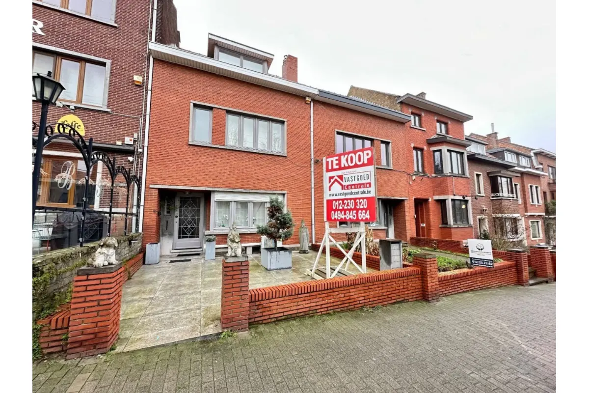 Huis te  koop in Berg 3700 375000.00€ 3 slaapkamers 279.00m² - Zoekertje 621648