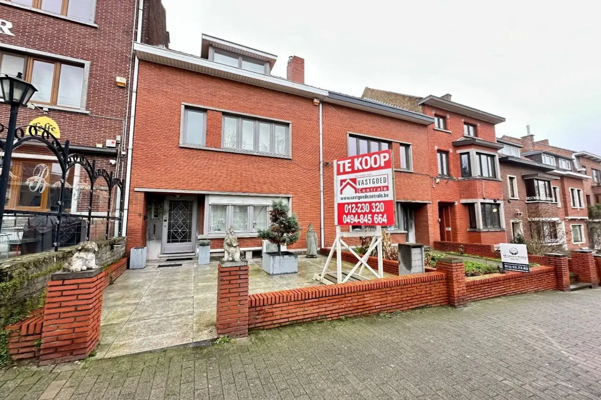 Huis te  koop in Berg 3700 375000.00€ 3 slaapkamers 279.00m² - Zoekertje 621648