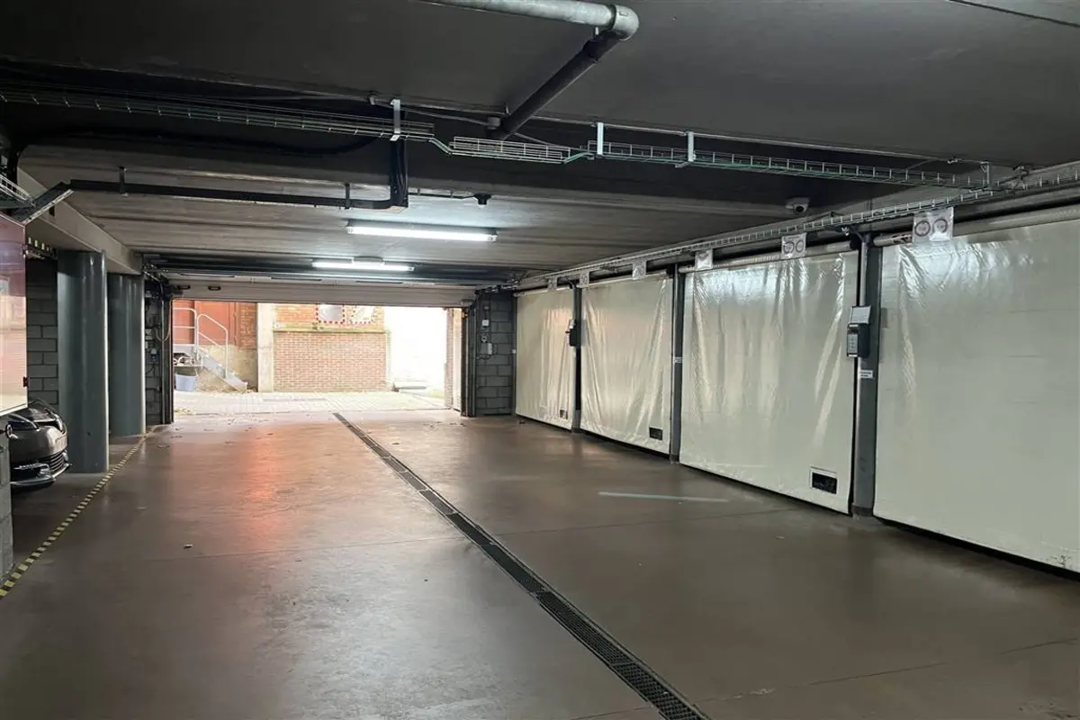 Parking & garage te  koop in Genk 3600 19000.00€  slaapkamers m² - Zoekertje 621376