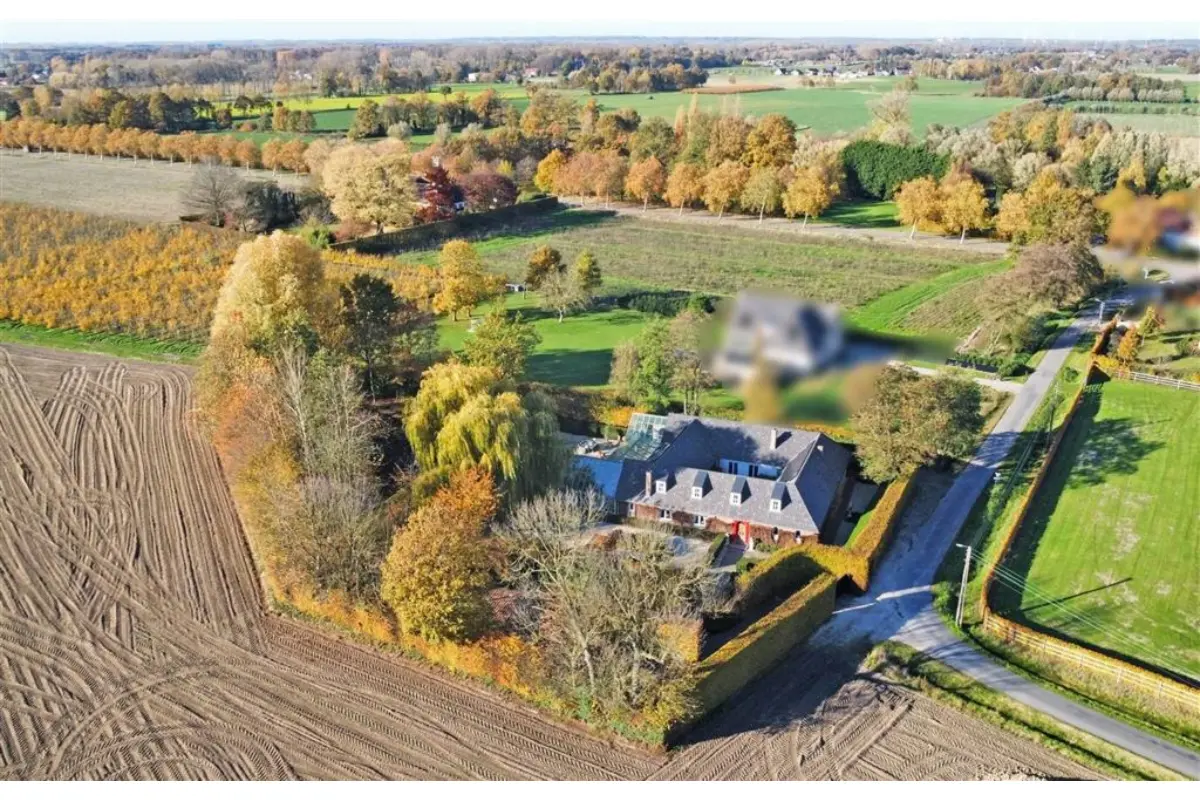 Villa te  koop in Hasselt 3500 0.00€ 4 slaapkamers 582.00m² - Zoekertje 624362