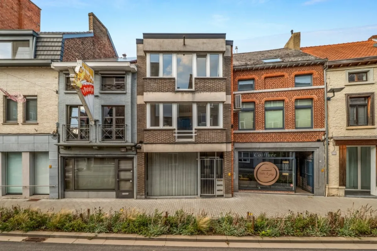Handelszaak te  koop in Sint-Truiden 3800 69000.00€  slaapkamers m² - Zoekertje 625987