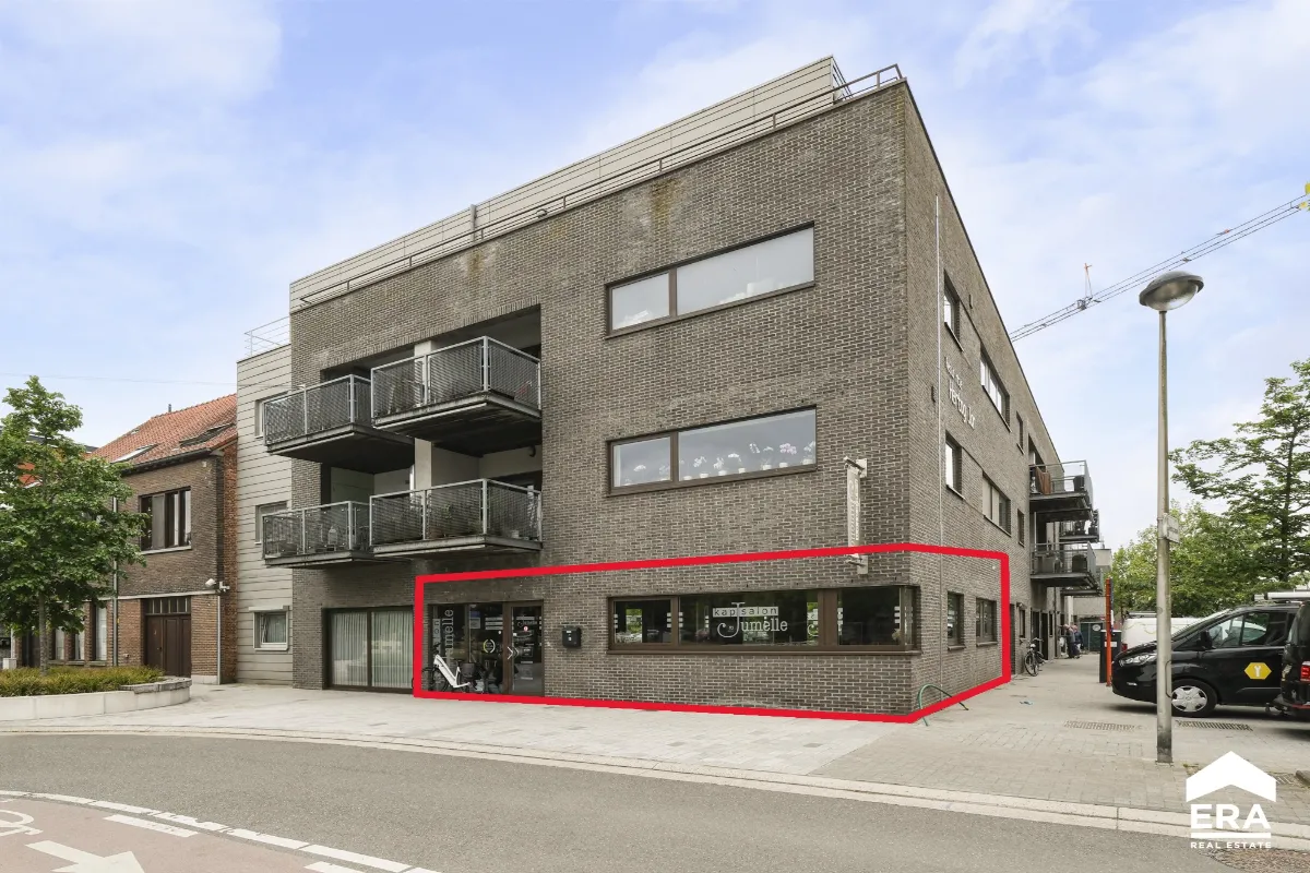 Handelszaak te  koop in Lommel 3920 269500.00€ 0 slaapkamers 97.00m² - Zoekertje 626515