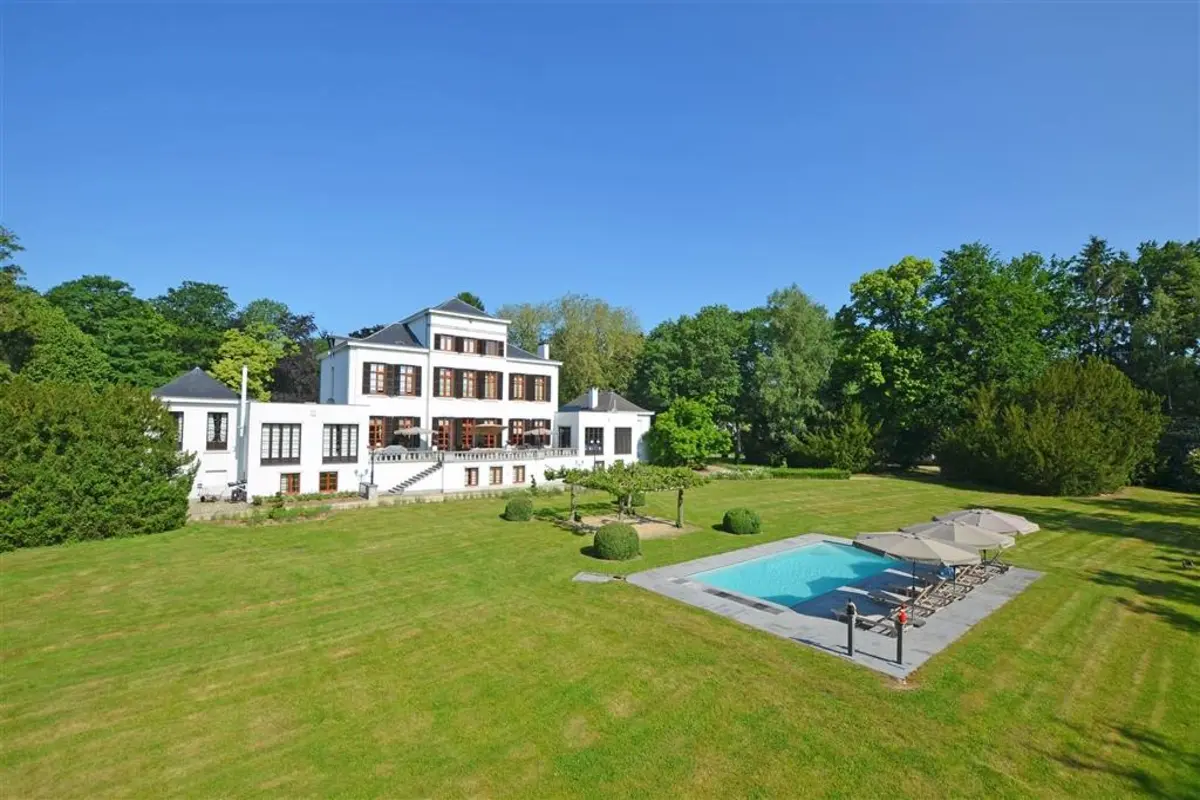 Huis te  koop in Hasselt 3500 3750000.00€ 6 slaapkamers 1500.00m² - Zoekertje 626380
