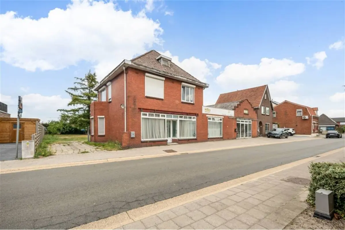 Handelszaak te  koop in Neerpelt 3910 345000.00€ 3 slaapkamers 190.00m² - Zoekertje 628804