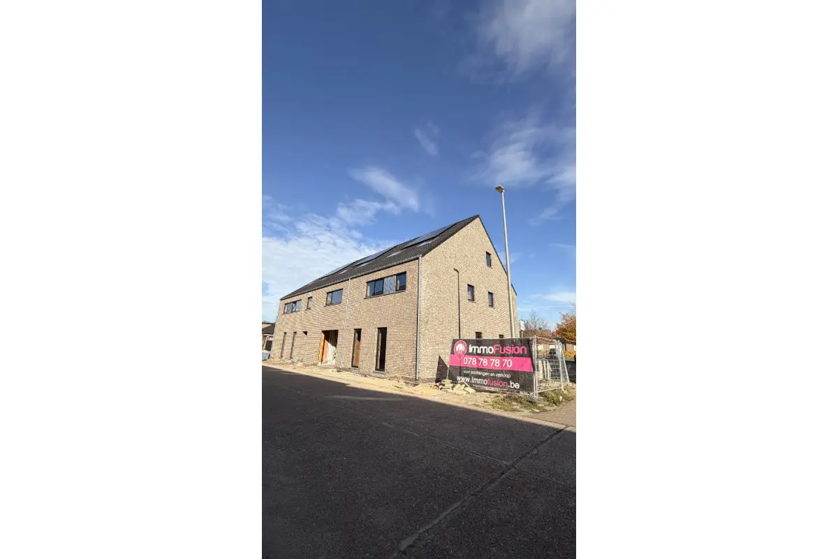 Huis te  koop in Maasmechelen 3630 435000.00€ 3 slaapkamers 191.00m² - Zoekertje 629028