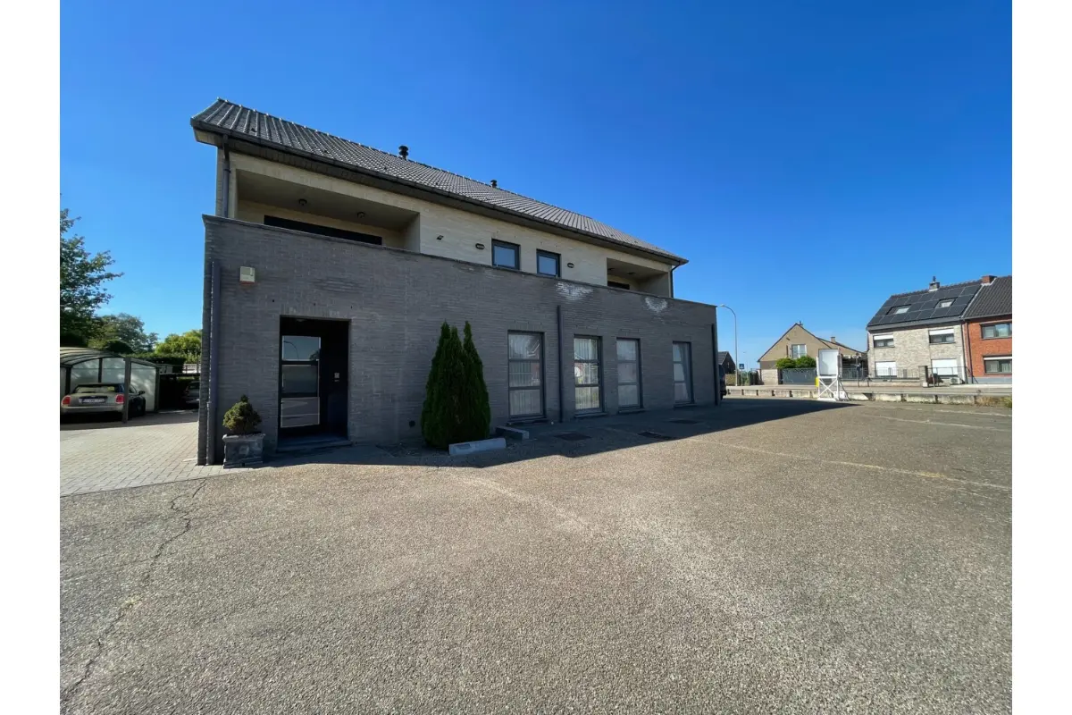 Appartementsgebouw te  koop in Diepenbeek 3590 0.00€  slaapkamers 229.00m² - Zoekertje 630766